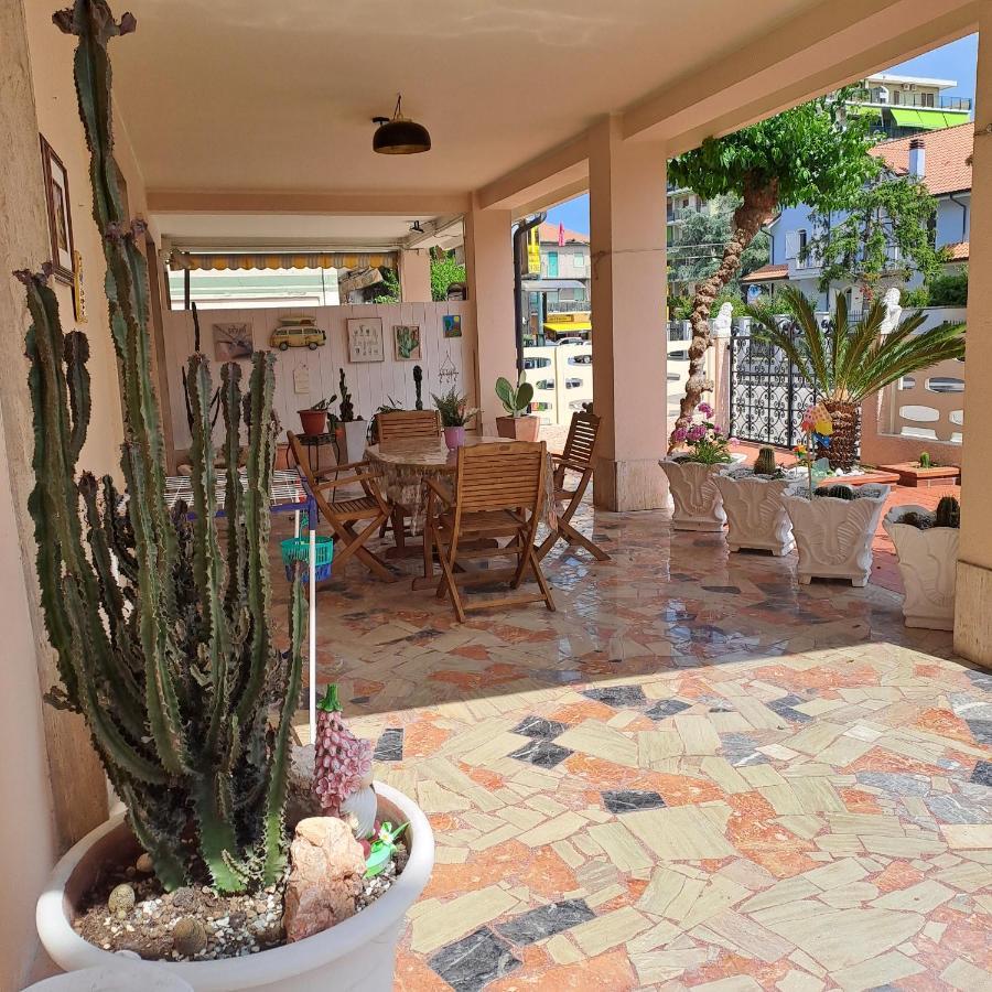 Apartment Bouganville Casa Ambiente Climatizzato Con Wi Fi Pineto